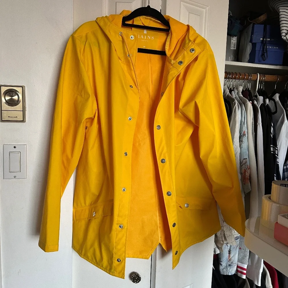 RAINS yellow rain jacket - Picture 1 of 6
